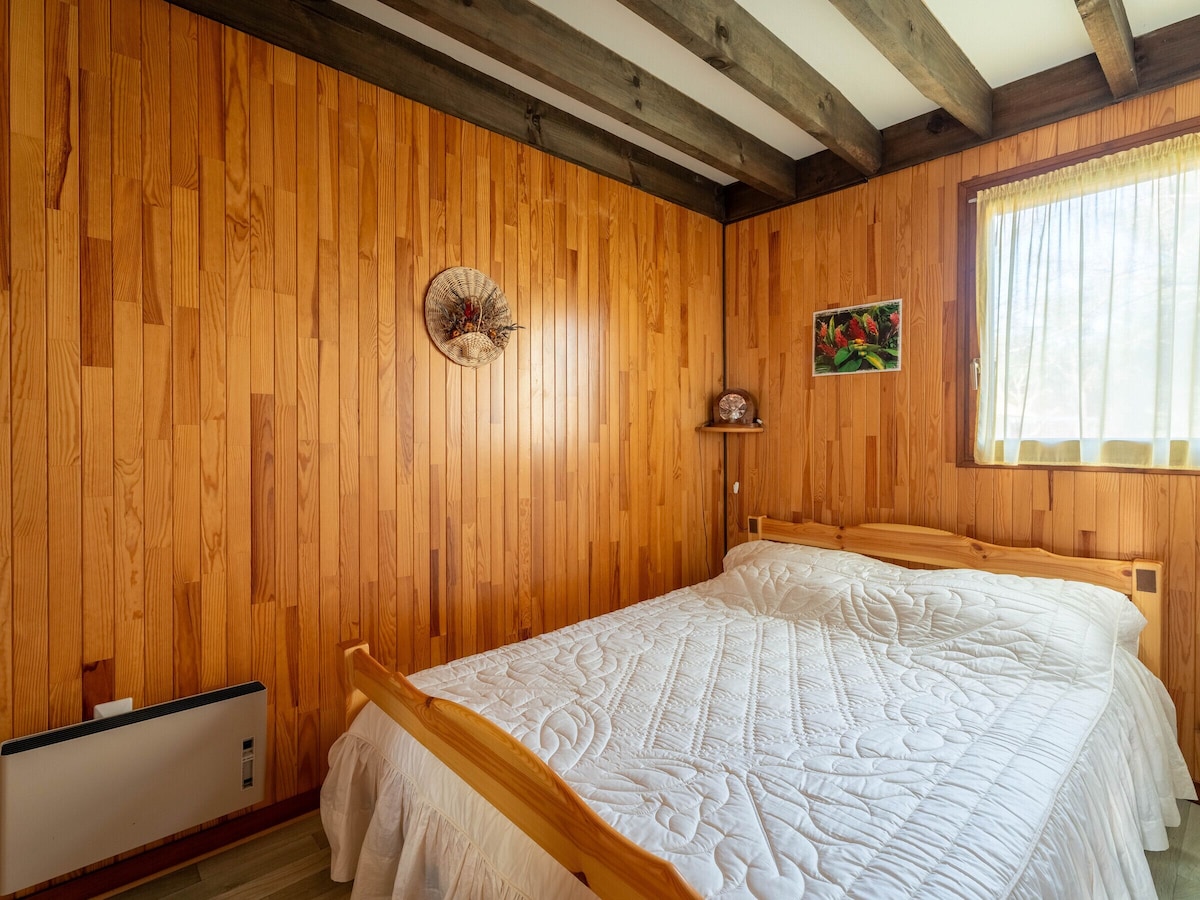 Charming Pine Chalet 6